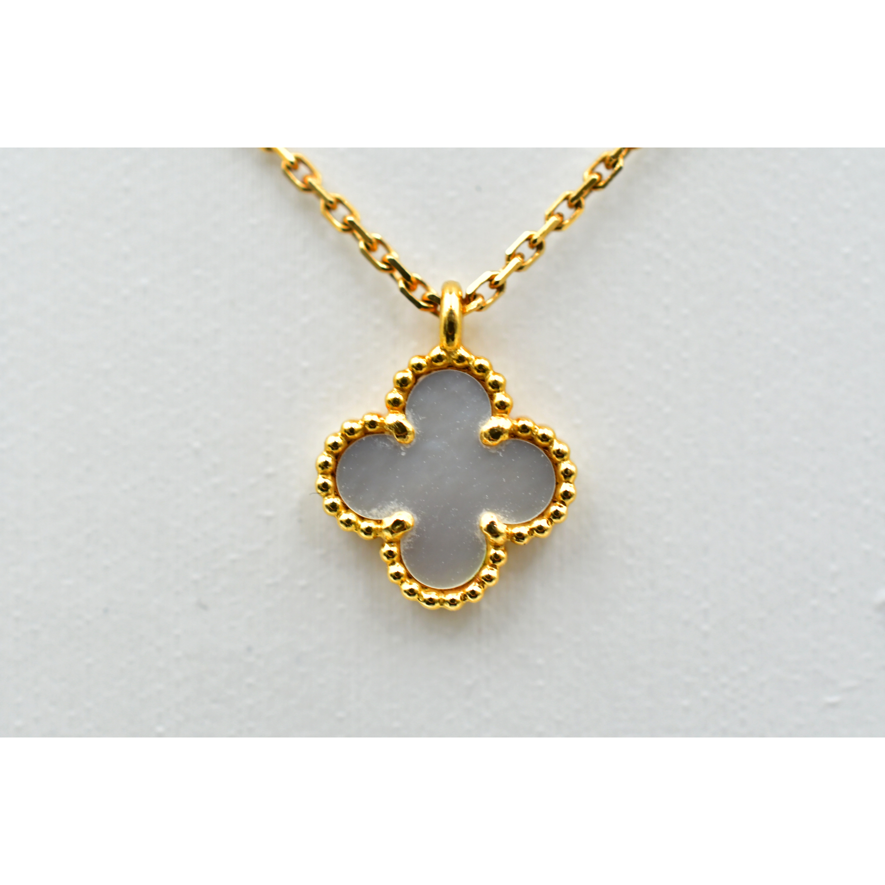 ヴァンクリーフ&アーペル　スウィート アルハンブラ　マザーオブパール　ネックレス ヴァンクリーフ＆アーペル スウィート アルハンブラ ネックレス 750