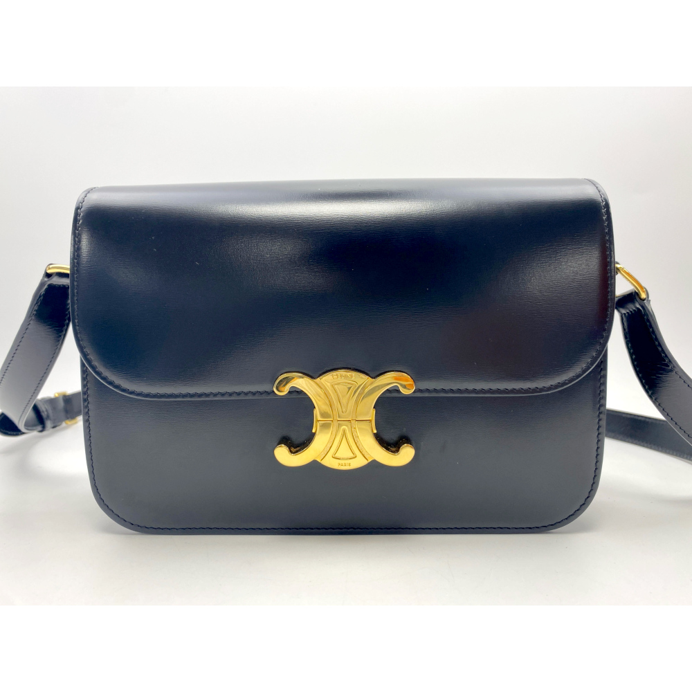 セリーヌ クラシックトリオンフ ショルダーバッグ 黒 レザー GD金具 Aランク