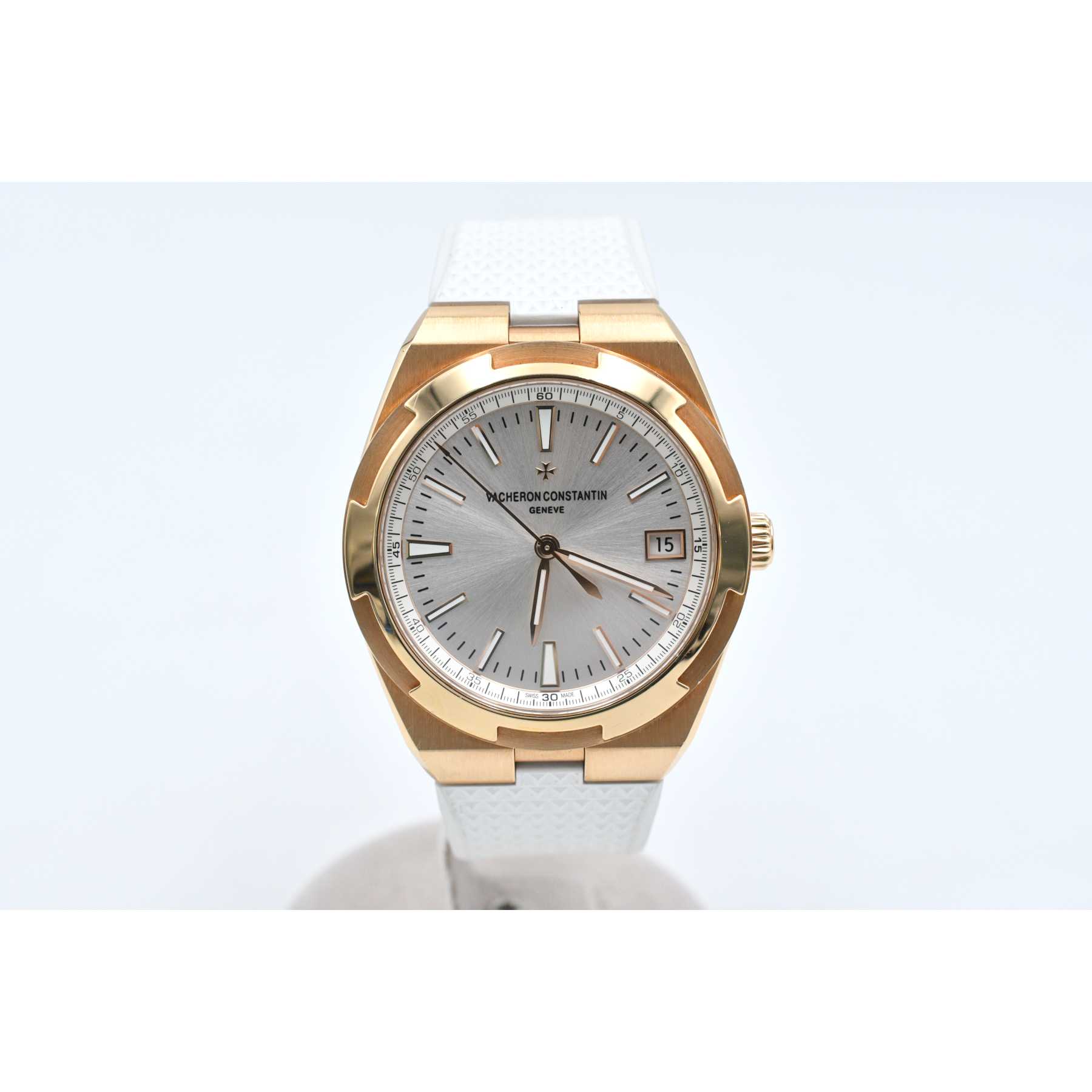 ヴァシュロン・コンスタンタン オーヴァーシーズ シルバー文字盤 PG×ラバー/AT Bランク