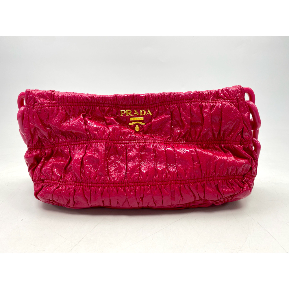 PRADAプラダ　ビンテージお洒落チェーンショルダーバッグ　革ピンク系美品 プラダ レザー チェーンショルダーバッグ ピンク 1NR015