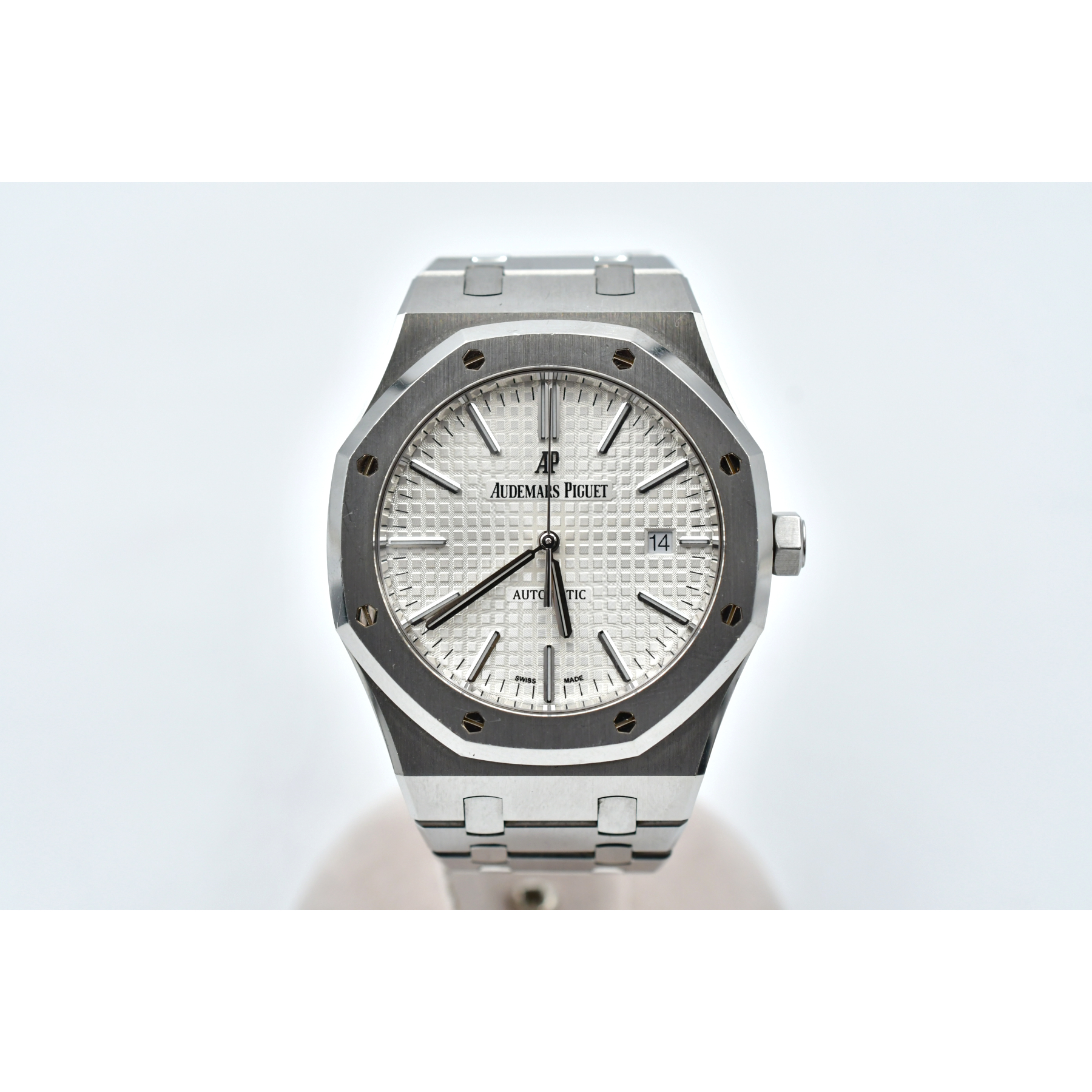 オーデマ ピゲ ロイヤルオーク 白文字盤 SS/AT 15400ST.OO.1220ST.02.A Bランク