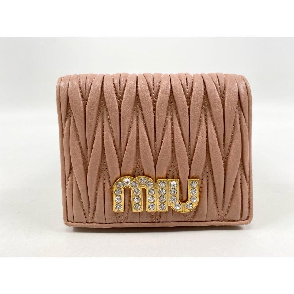 ミュウミュウ マテラッセ コンパクトウォレット ピンク レザー Bランク