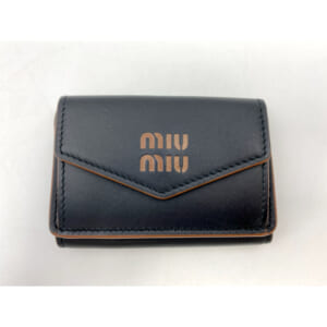 ミュウミュウ ロゴ三つ折り財布 ブラック×ブラウン レザー 買取実績【買取日：2025年8月17日】