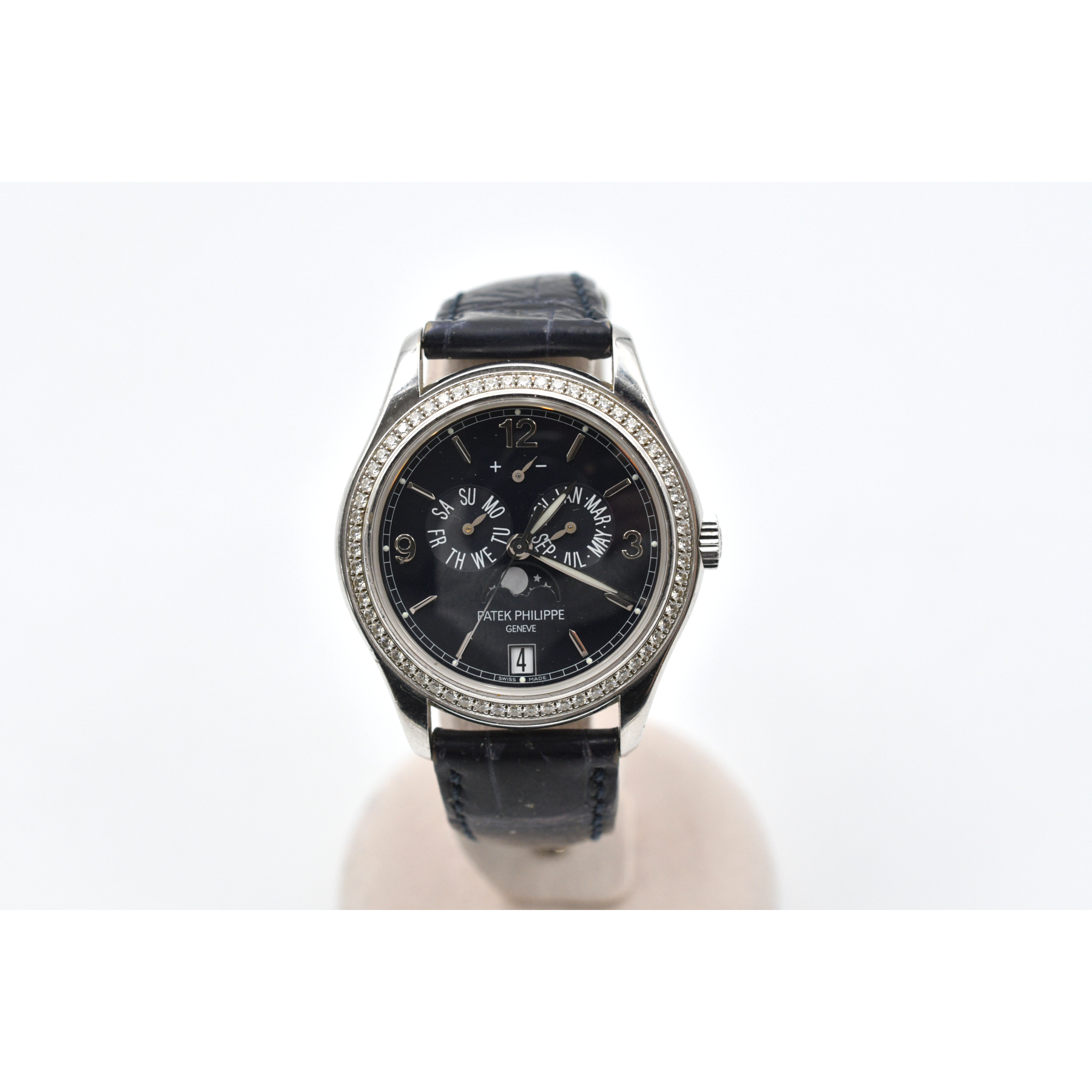 パテック フィリップ コンプリケーション アニュアルカレンダー ムーンフェイズ ラックネイビーブルー文字盤 WG×レザー/AT 5147G-001 Bランク