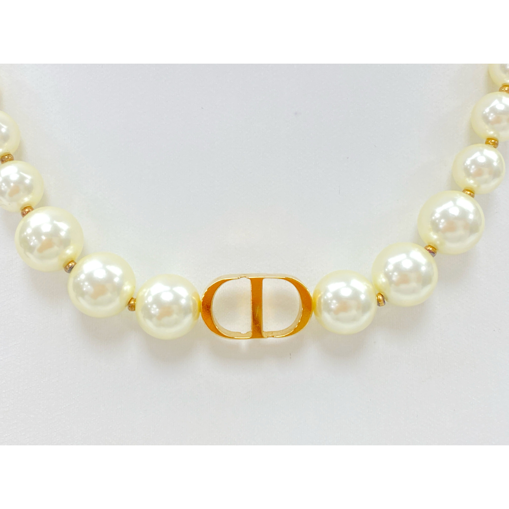 Dior パールネックレス CDロゴ 箱付き 美品 Dior パールネックレス CDロゴ 箱付き 美品
