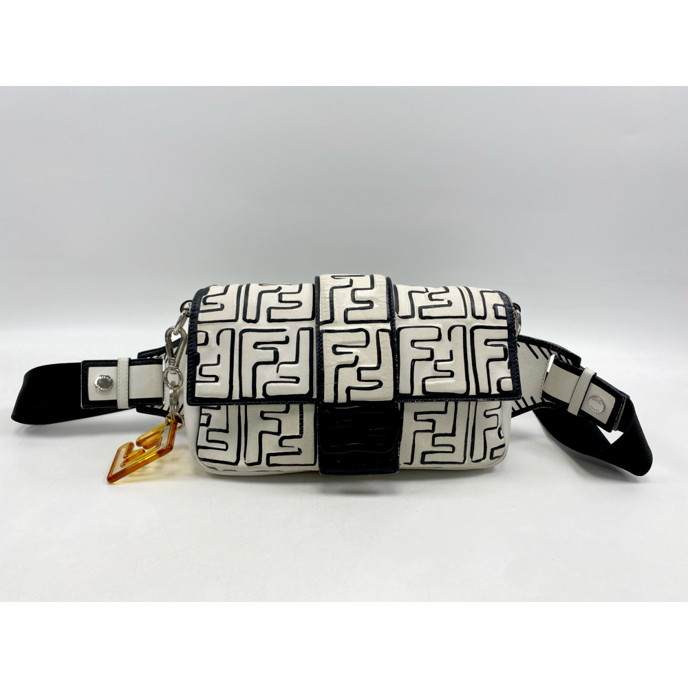 [FENDI] ジョシュアヴィーダス コラボ フェンディバゲットバッグ FENDI] ジョシュアヴィーダス コラボ フェンディバゲットバッグ