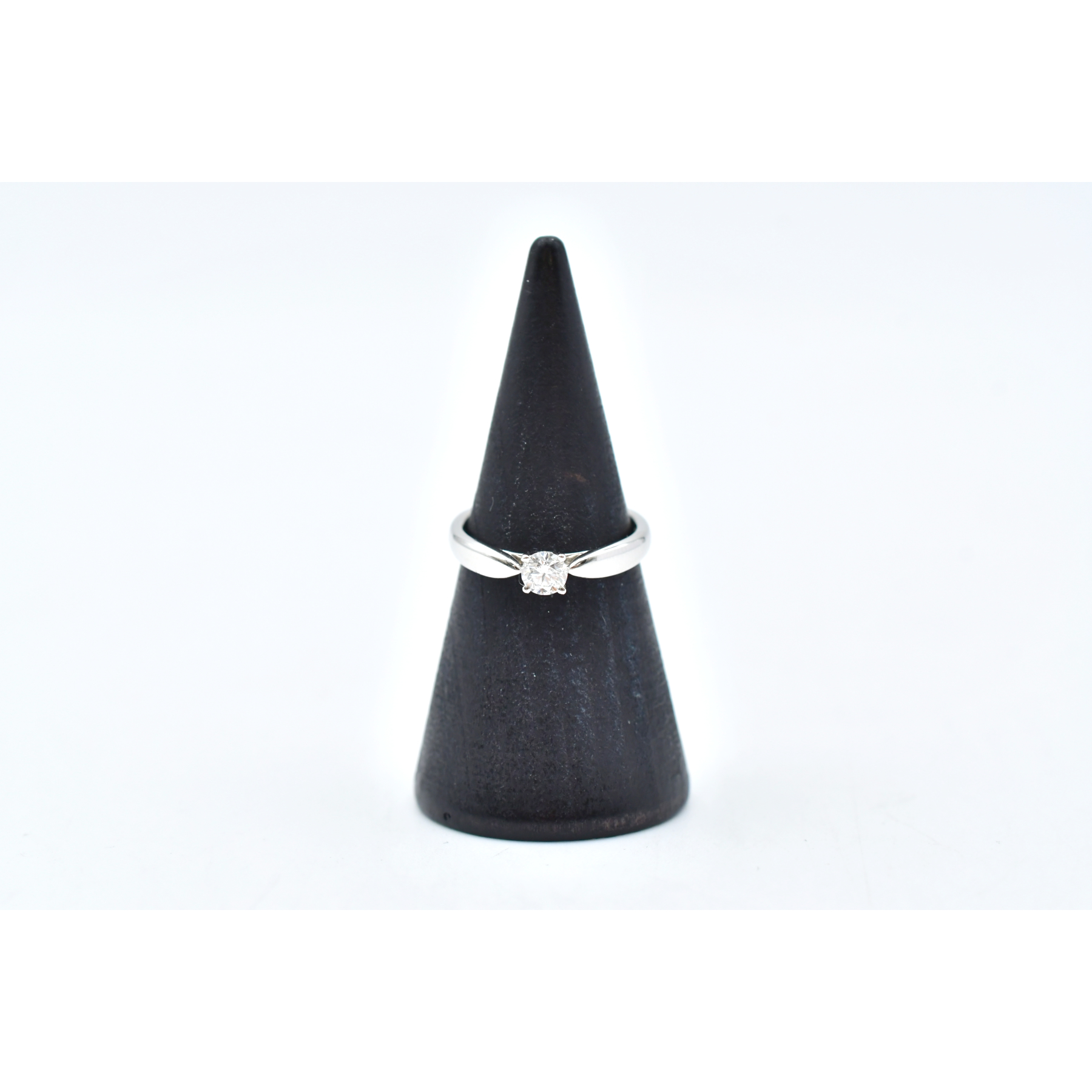 ティファニー ソリティアダイヤリング Pt950 0.21ct ABランク