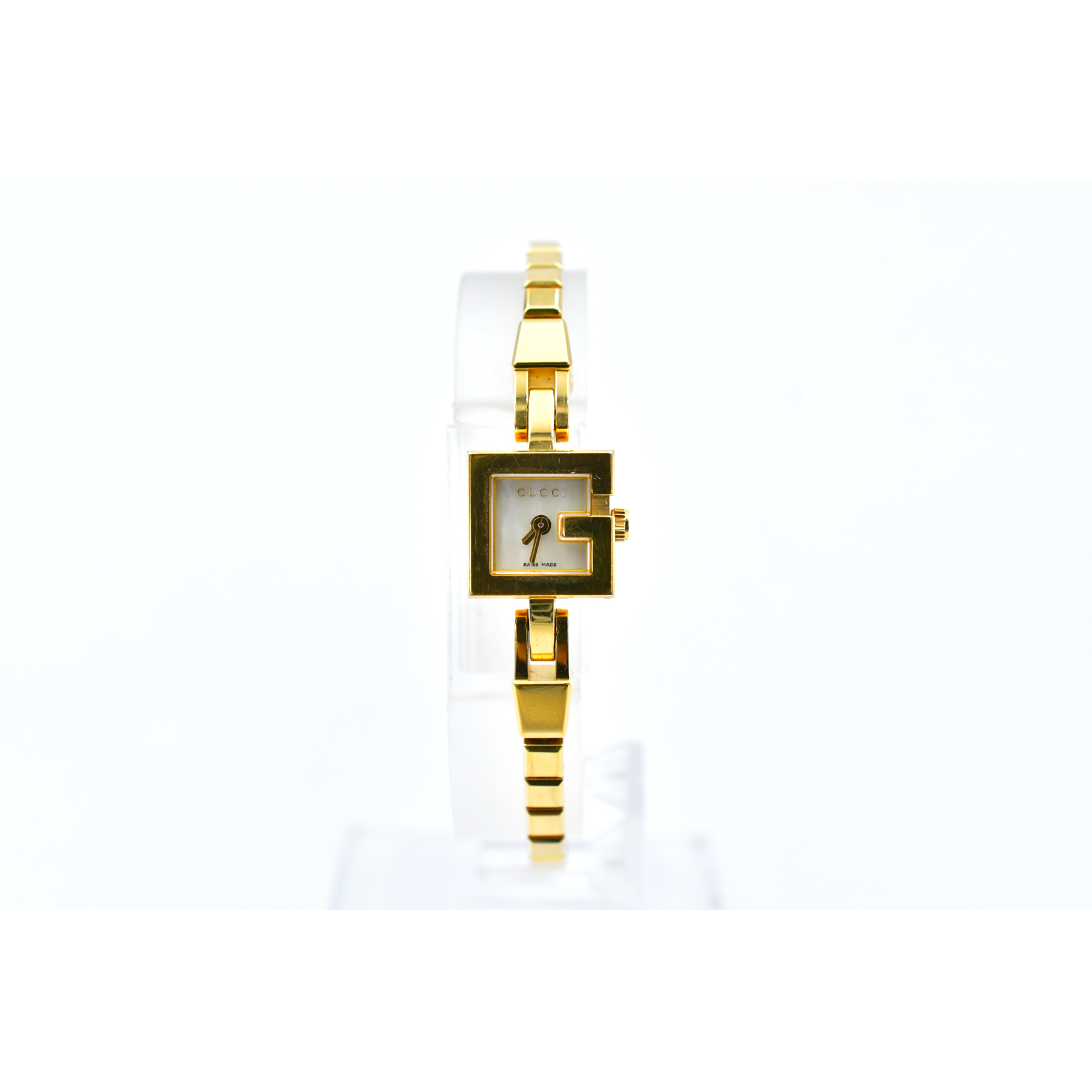 グッチ Gミニ スクエア ホワイトシェル文字盤 ブレスウォッチ 腕時計 GP/QZ ゴールド クォーツ レディース 102 Bランク