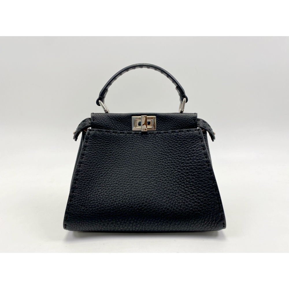 フェンディ ミニピーカブー 黒 レザー 8BN244 ABランク