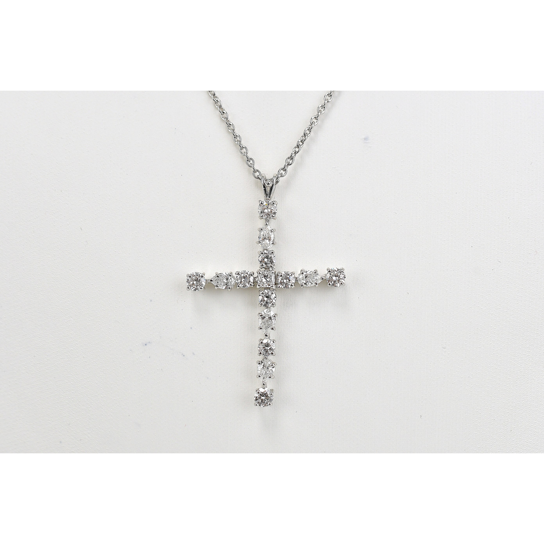 ハリー・ウィンストン マドンナ ダイヤモンドネックレス Pt950 クロス ペンダント シルバー Bランク