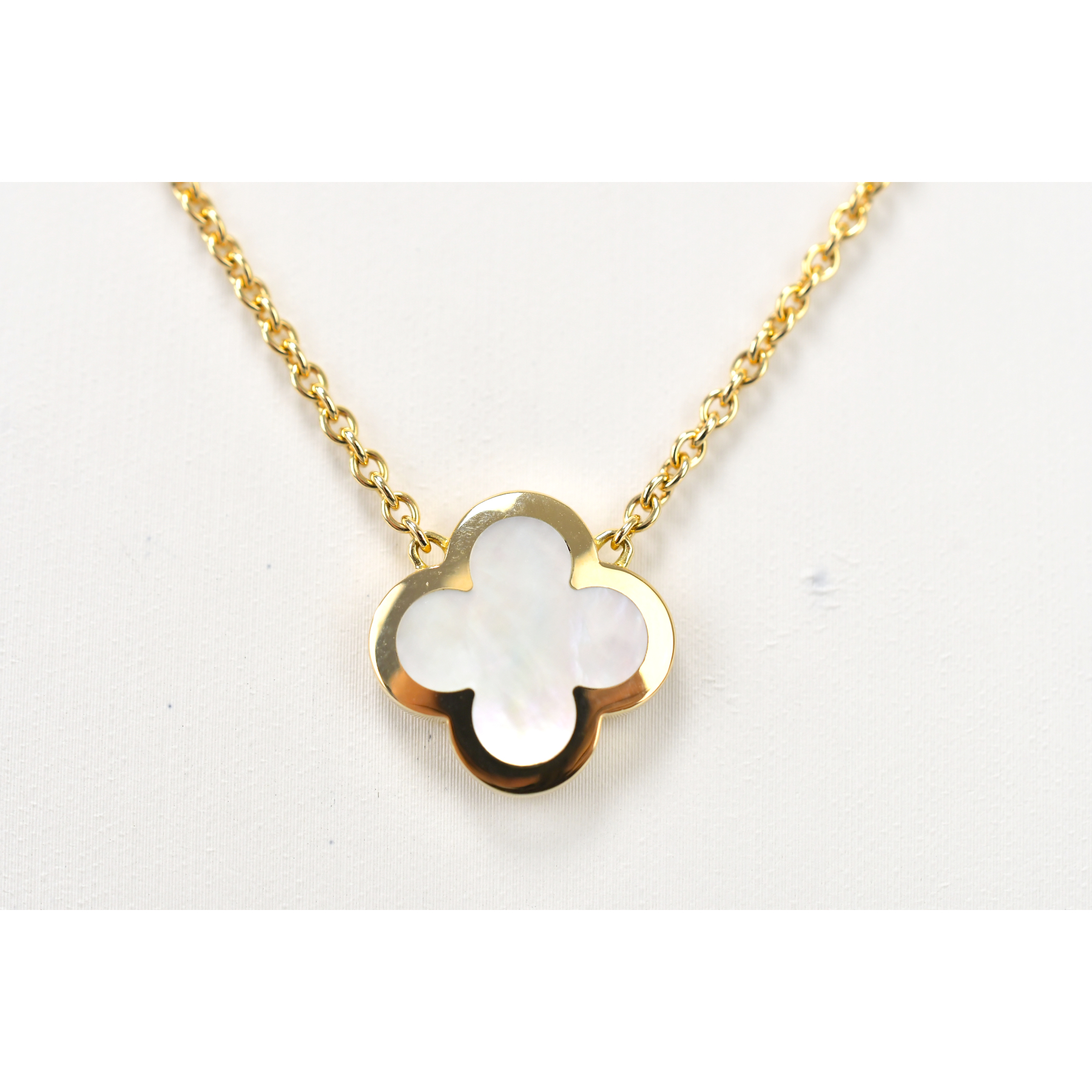 ヴァンクリーフ＆アーペル ピュアアルハンブラ マザーオブパール Au750YG Aランク