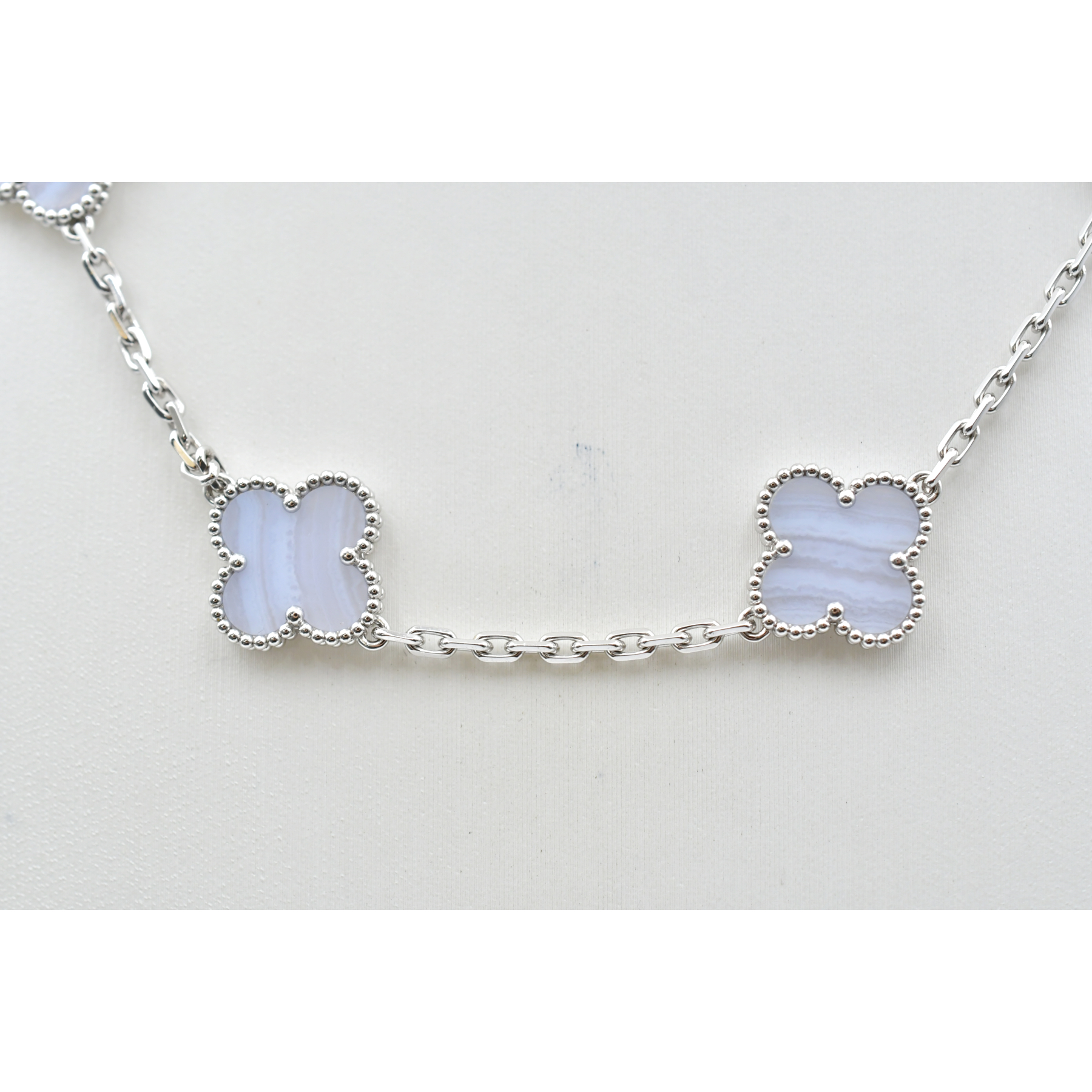 ヴァンクリーフ＆アーペル ヴィンテージアルハンブラ 10P ネックレス Au750WG/750WG カルセドニー SAランク