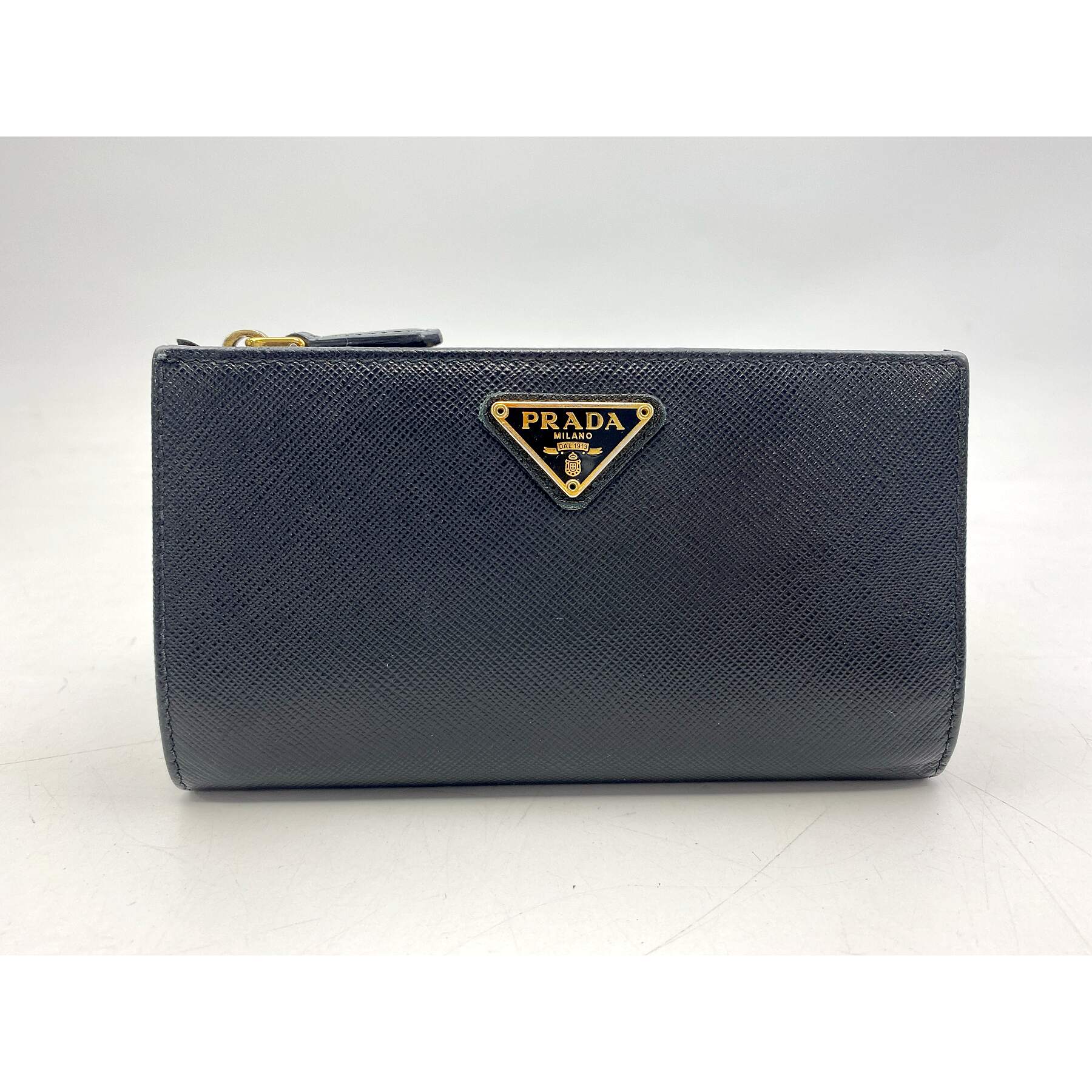 プラダ 折り財布 コンパクト レザー ラウンドファスナー 三角ロゴ 黒