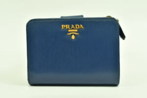 プラダ サフィアーノ 二つ折り財布 ブルー GD金具 1ML018 買取実績【買取日：2025年9月19日】