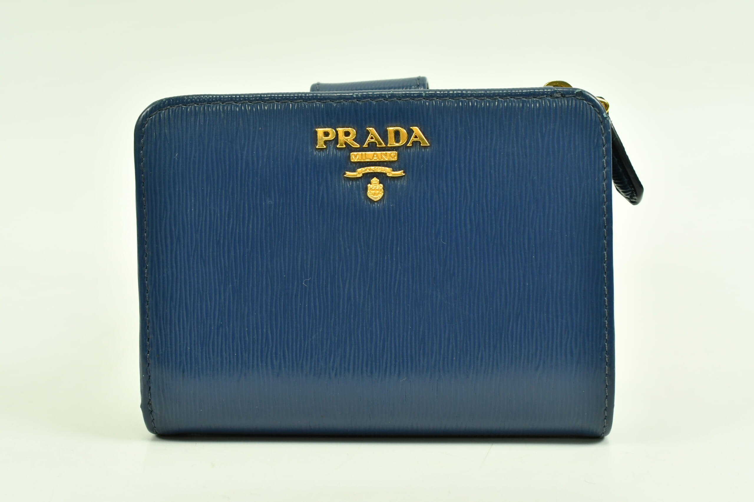 プラダ サフィアーノ 二つ折り財布 ブルー GD金具 1ML018 Bランク