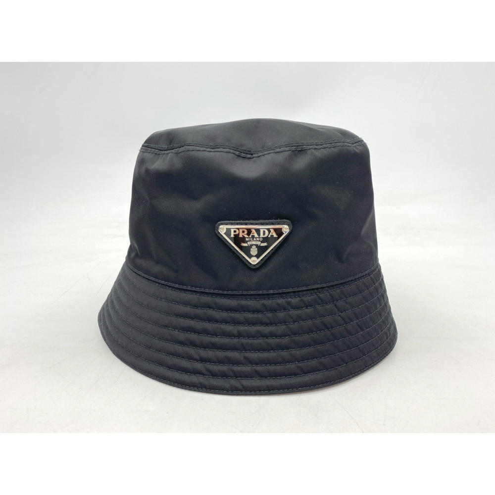 プラダ Re-Nylon トライアングルロゴ バケットハット 黒 ナイロン #M 2HC137 Aランク