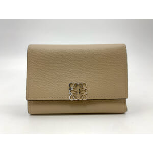 ロエベ アナグラム トライフォールド 三つ折り財布 ベージュ レザー 買取実績【買取日：2025年9月13日】