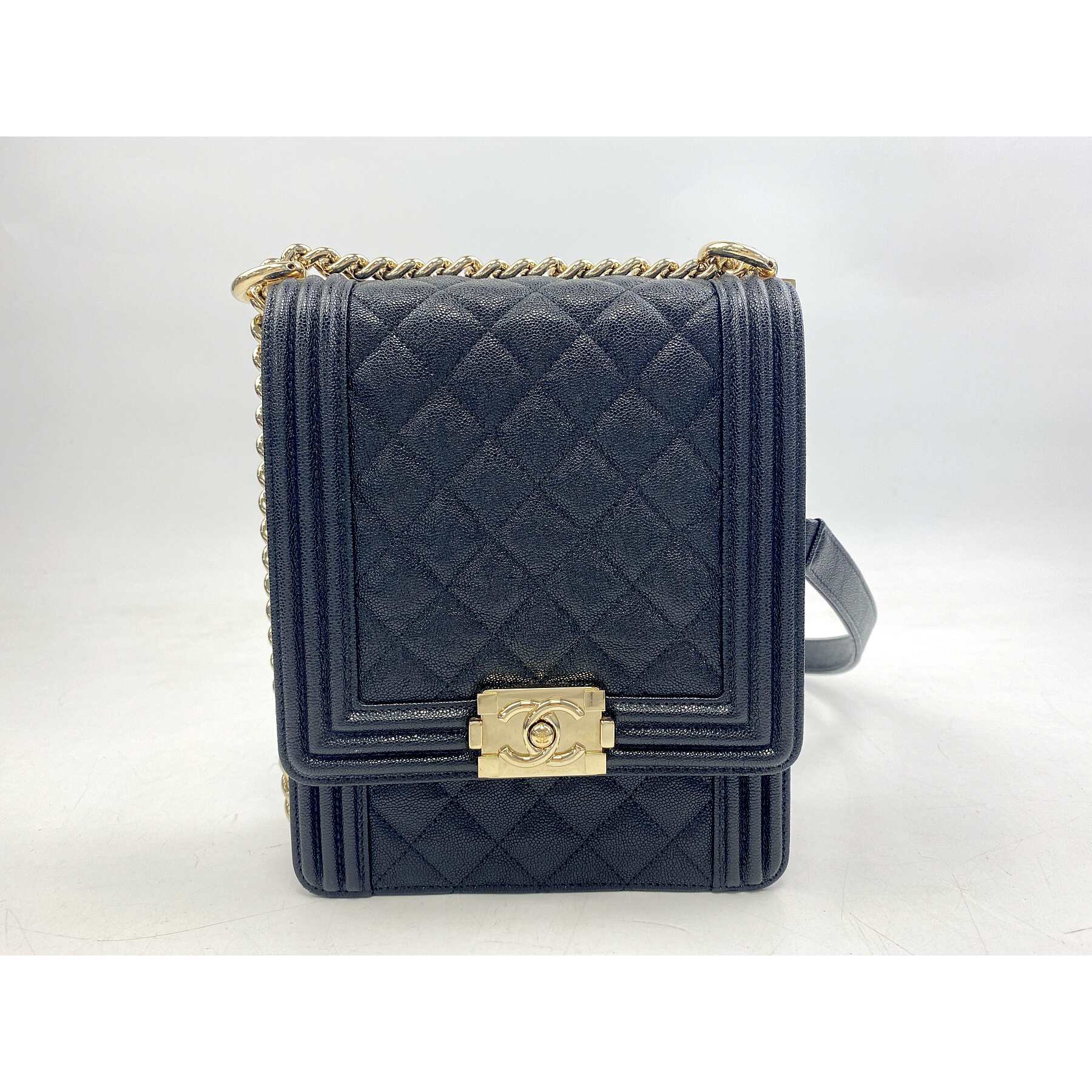 シャネル ボーイシャネル チェーンショルダーバッグ 黒 キャビアスキン GD金具 ABランク