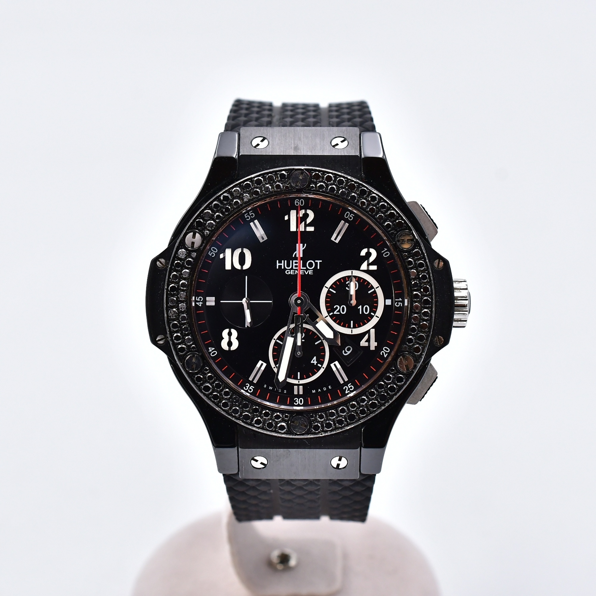 ウブロ ビッグバン ブラックマジック ブラックダイヤ 黒文字盤 Se×Ti/AT 341.CV.130.RX.110 Bランク