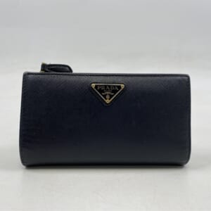 プラダ サフィアーノ トライアングルロゴ 二つ折り財布 レザー 黒 1ML009 買取実績【買取日：2025年10月26日】