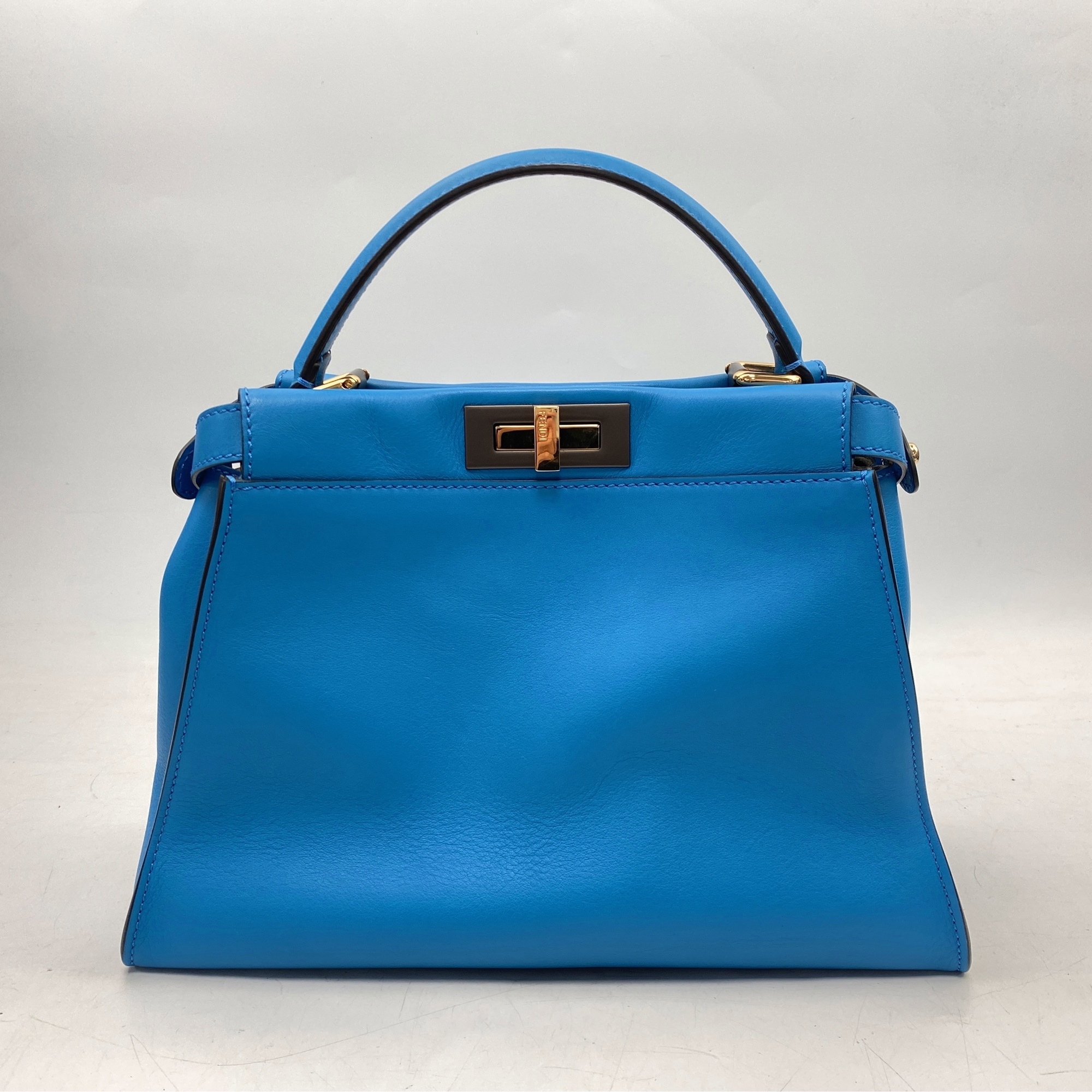 フェンディ ピーカブー セレリア ミディアム 青 レザー Aランク