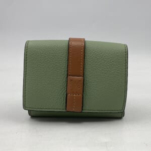 ロエベ バーティカルウォレット スモール グリーン レザー 買取実績【買取日：2025年10月24日】