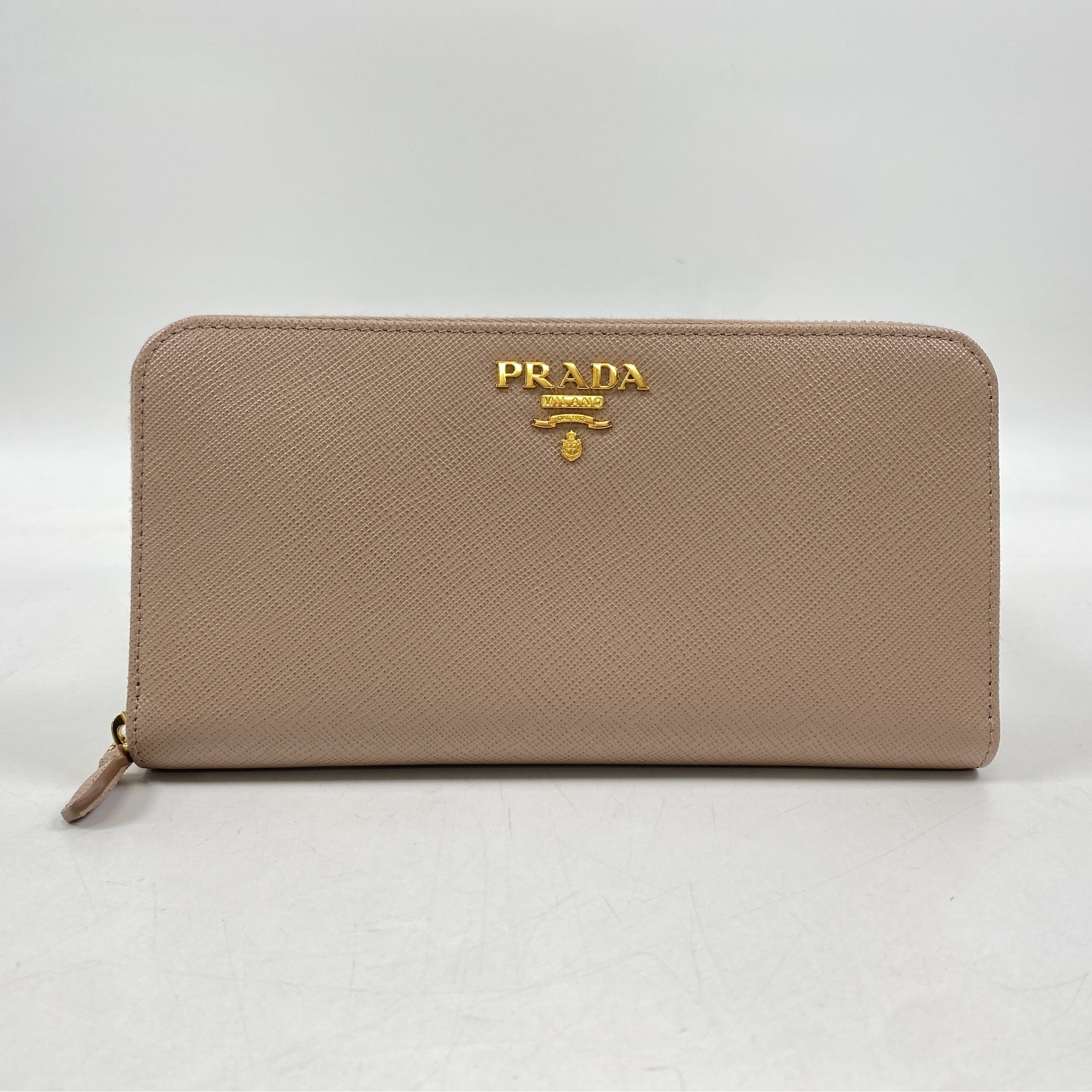 プラダ サフィアーノ ラウンドジップ ウォレット ピンクベージュ