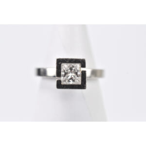 デビアス スクエアカット ダイヤリング Pt950 買取実績【買取日：2025年10月16日】