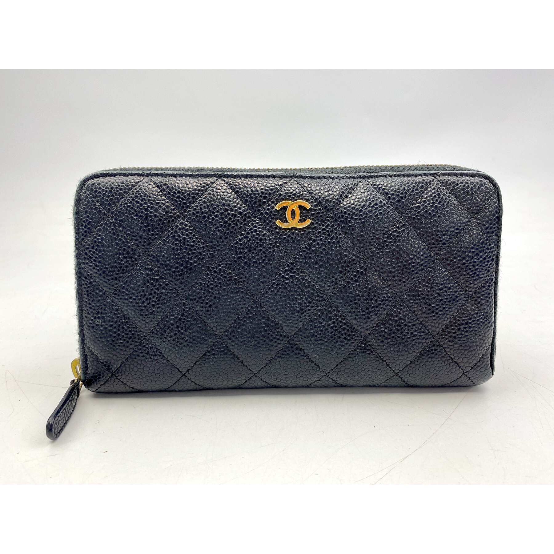 シャネル ラウンドジップ ロングウォレット 黒 キャビア GD金具 Bランク