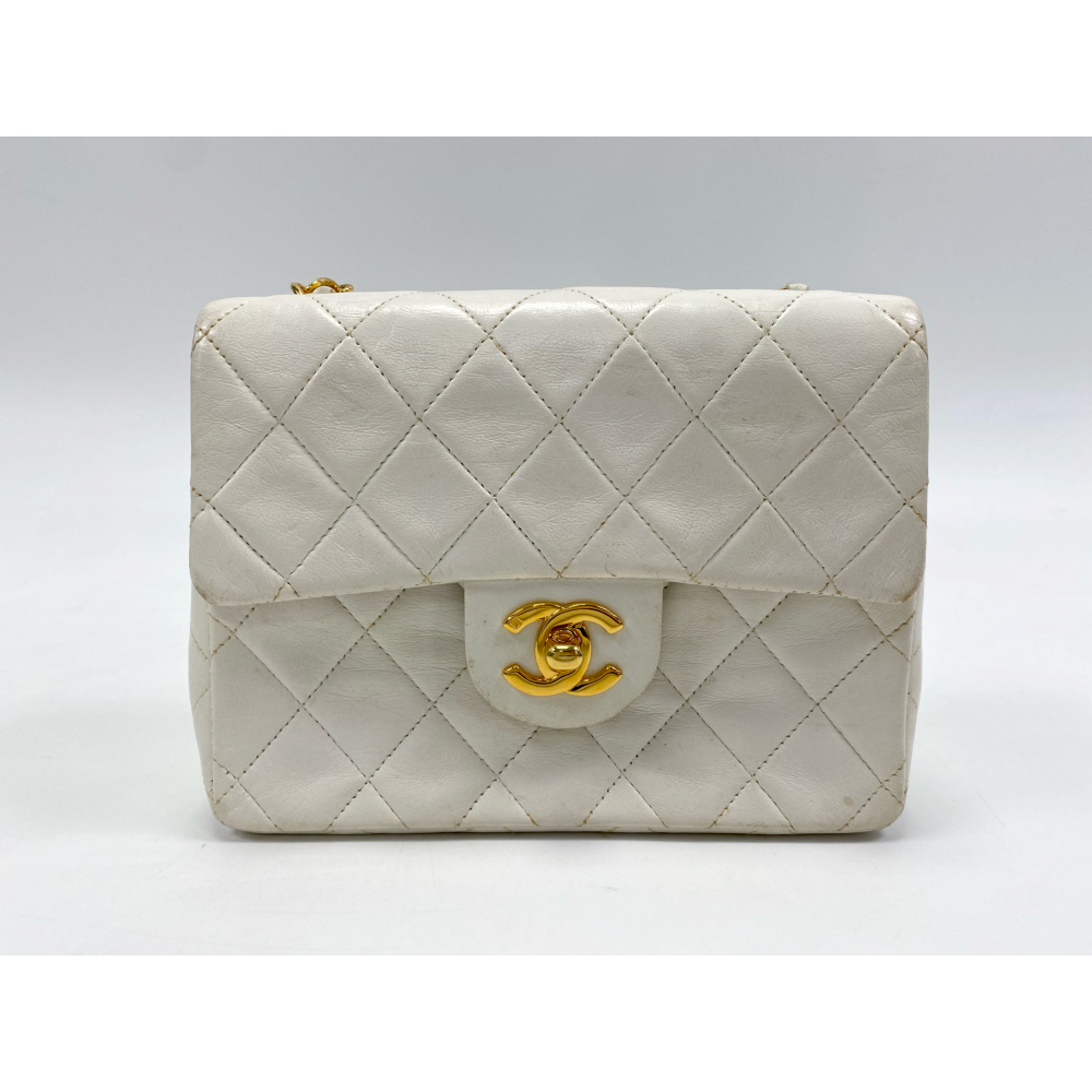 シャネル ミニマトラッセ Sフラップ Sチェーンショルダー 白 ラム GD金具 Bランク