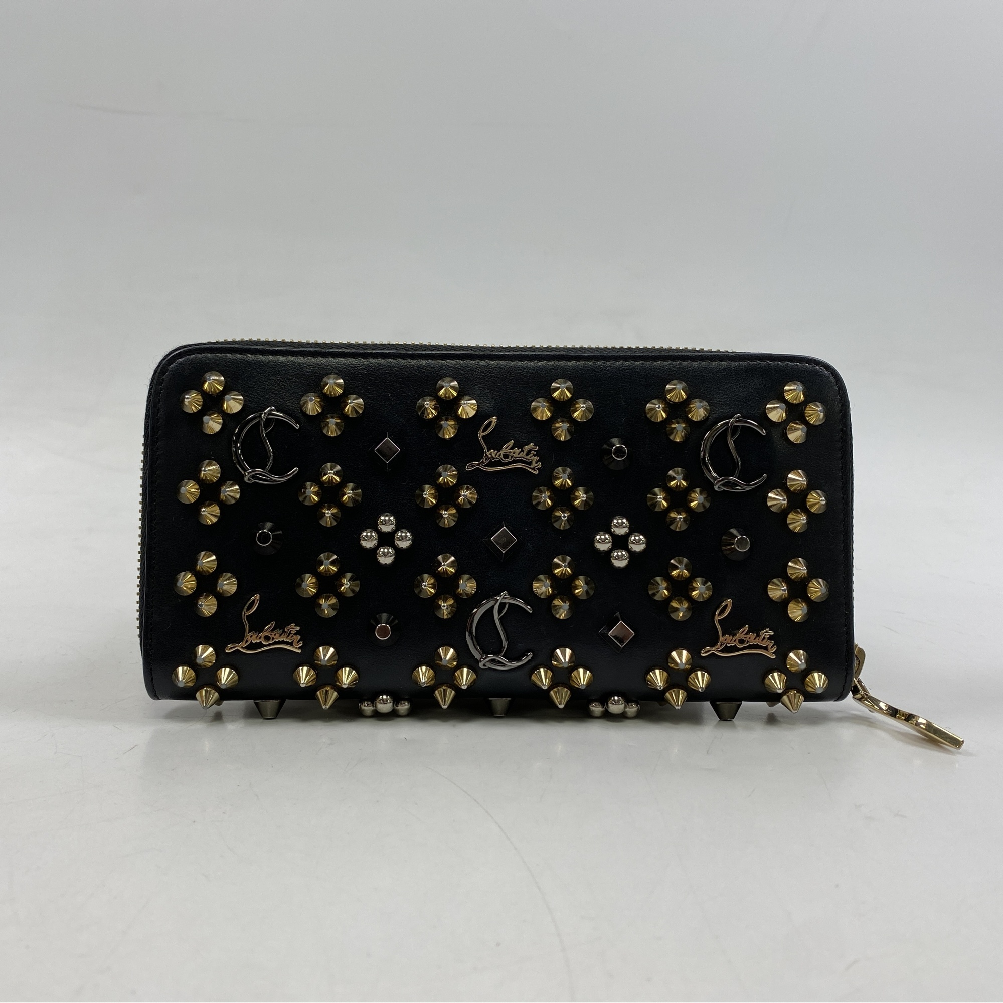 美品】Christian Louboutin 長財布 スタッズ ✨美品✨ルブタン 長財布 