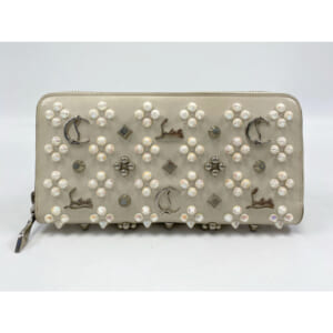 クリスチャンルブタン ロゴスタッズ ラウンドファスナー 長財布 ホワイト レザー 3175224 買取実績【買取日：2025年10月1日】