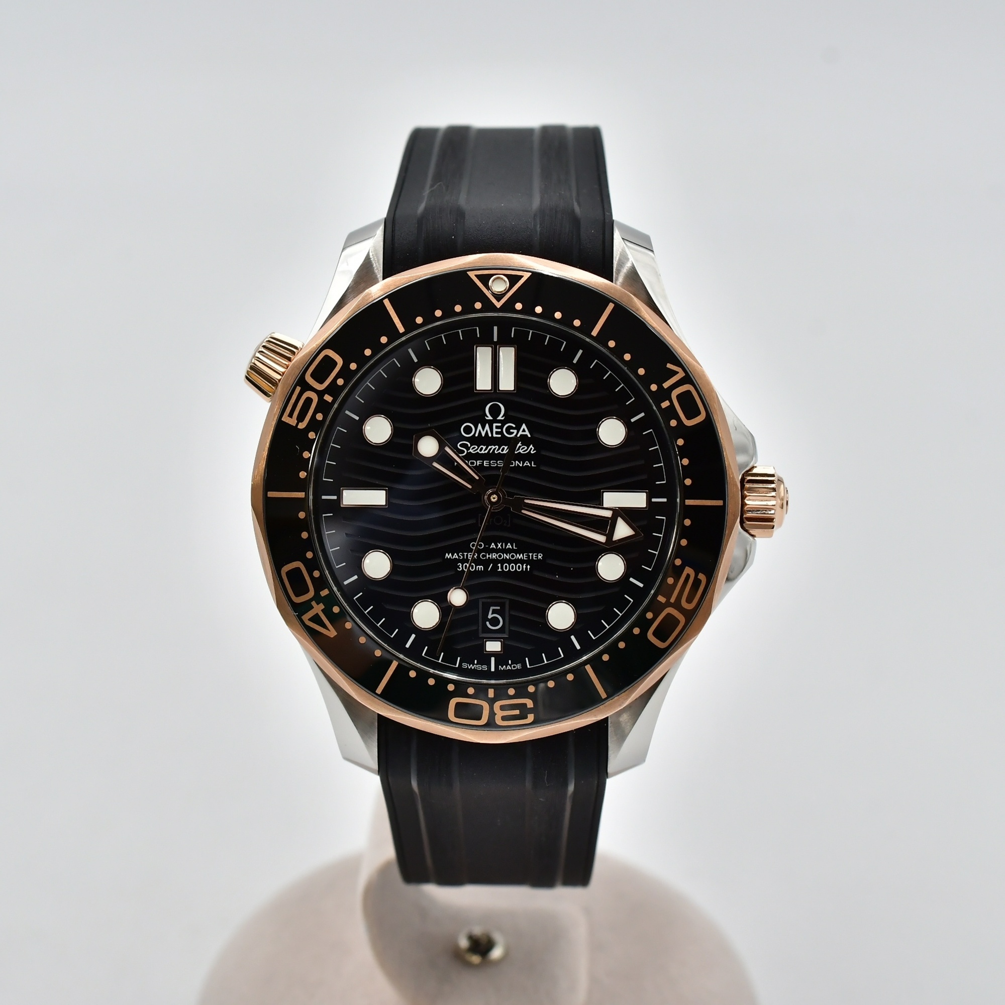 オメガ シーマスター ダイバー 300M 黒文字盤 SS×PG×ラバー/AT