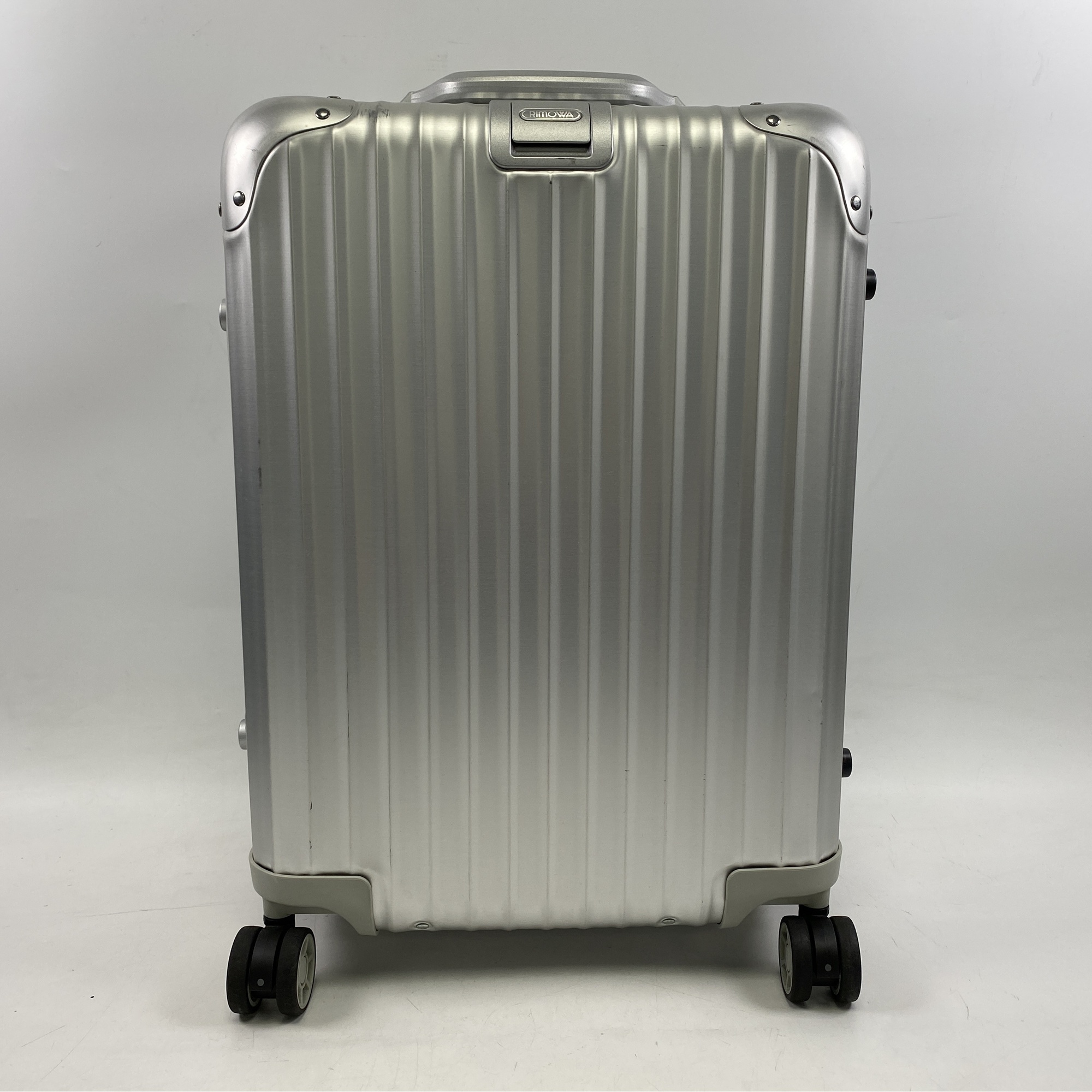 リモワ トパーズ キャビン マルチホイール スーツケース シルバー