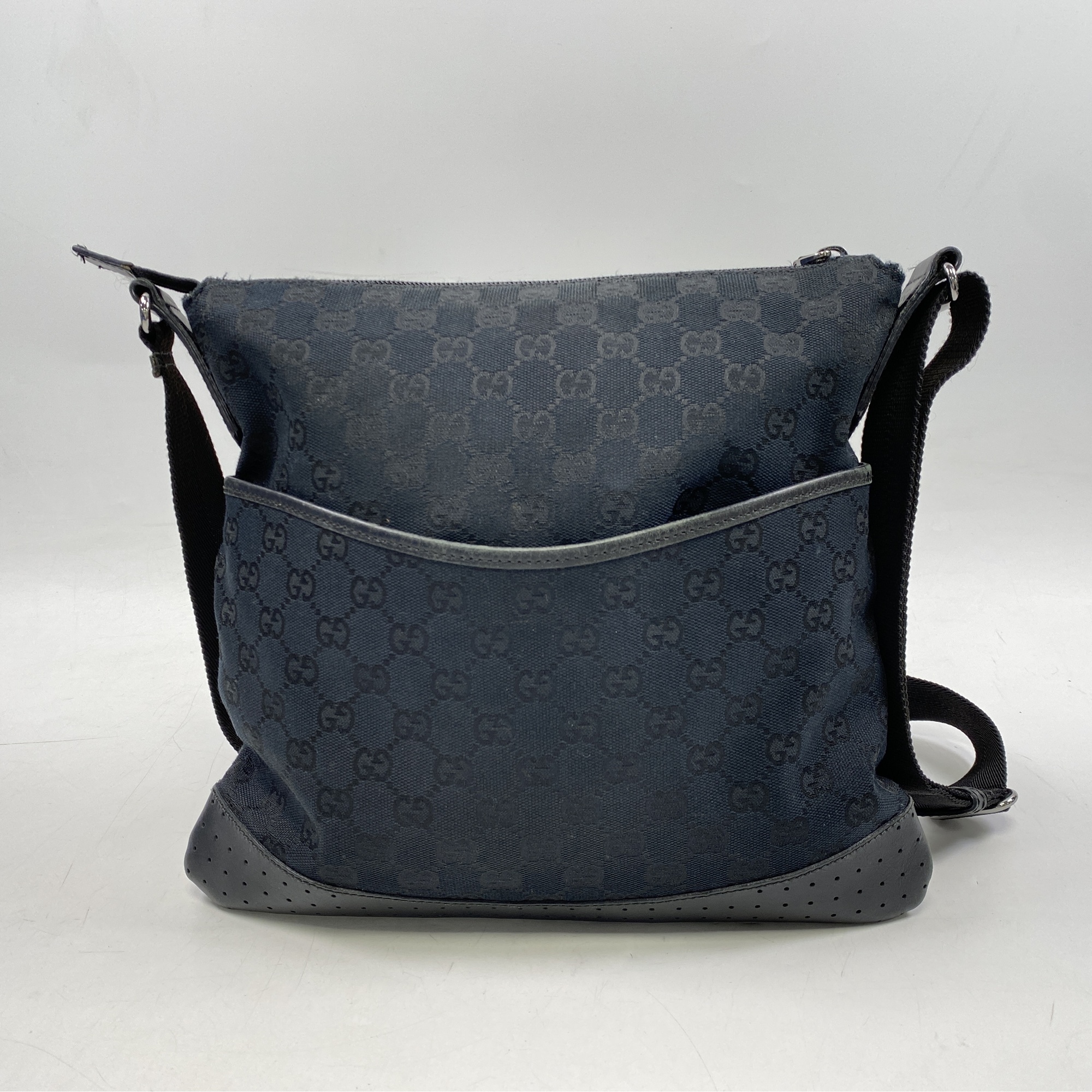 グッチ GGキャンバス 黒 ジャガード パンチング ショルダー Bランク