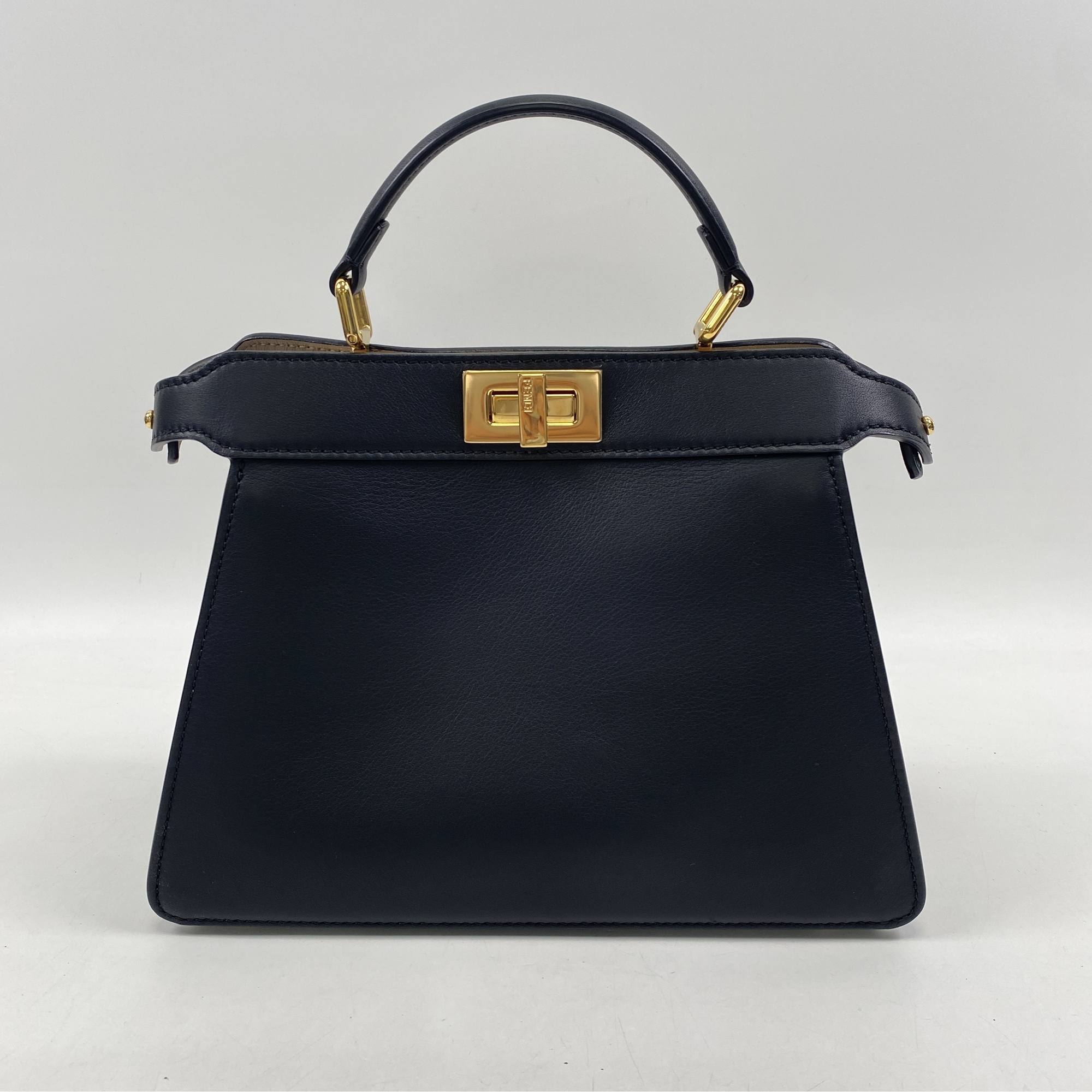 フェンディ ピーカブー アイシーユー スモール 2WAYハンドバッグ 黒 レザー Bランク