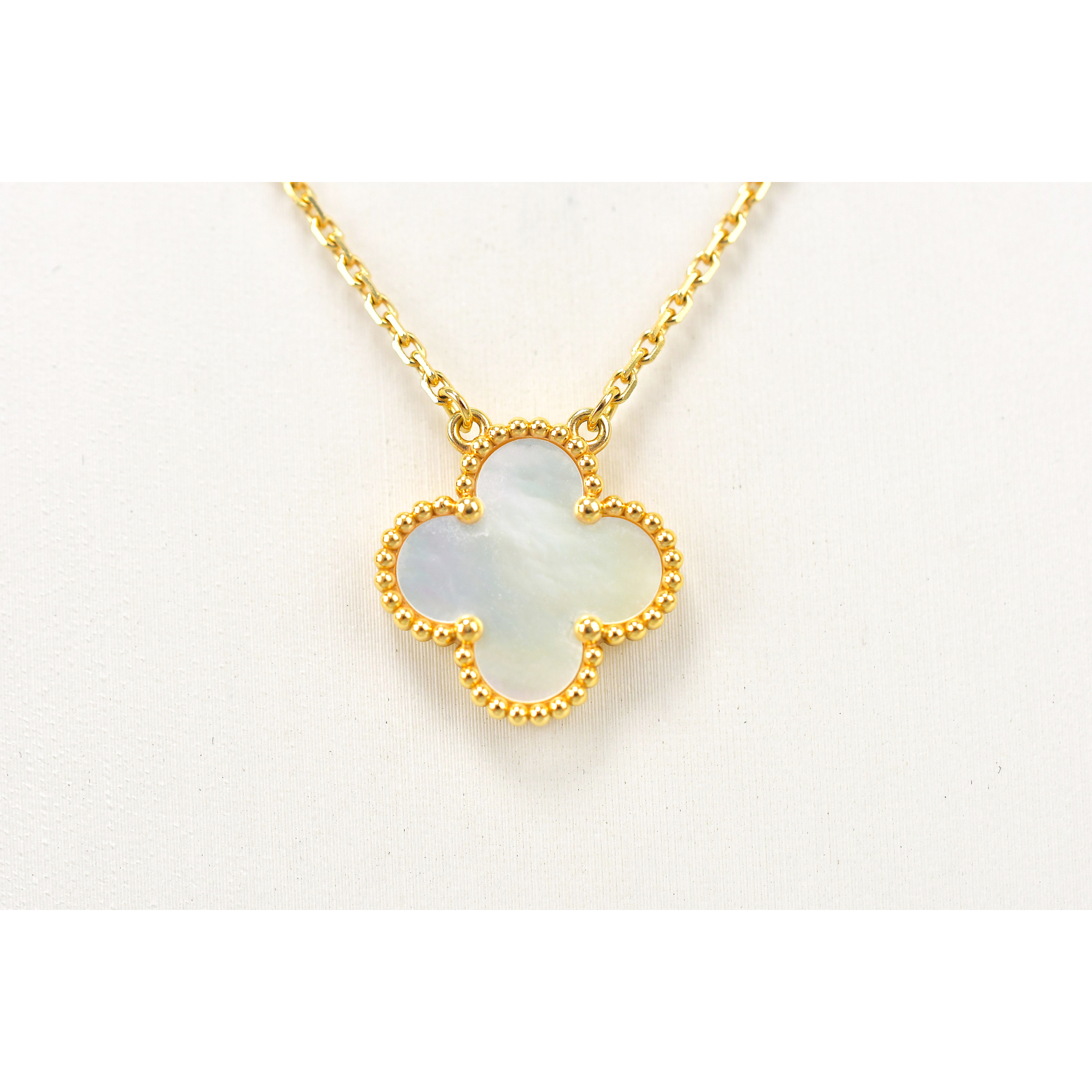 ヴァンクリーフ＆アーペル ヴィンテージアルハンブラ マザーオブパール ネックレス K18YG ABランク