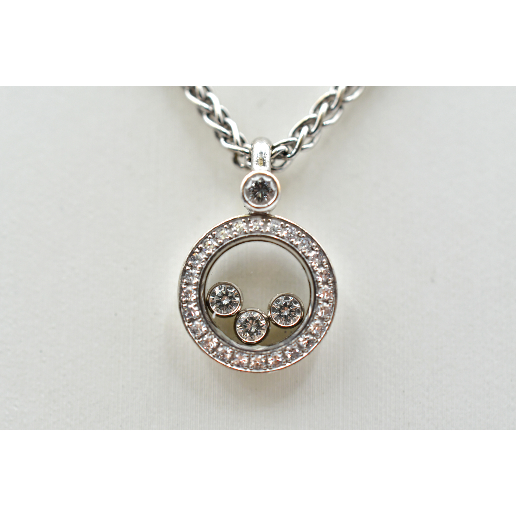 ショパール ハッピーダイヤネックレス ３PDダイヤ 750WG Bランク