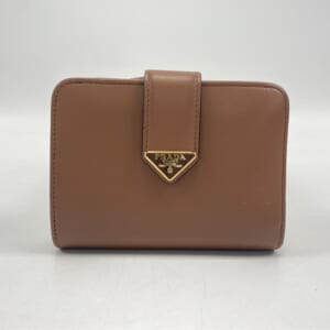 クリスチャンルブタン 二つ折り財布 黒×赤 レザー 買取実績【買取日