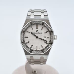 オーデマ ピゲ レディ ロイヤルオーク 白文字盤 SS/QZ 67651ST.ZZ.1261ST.01 買取実績【買取日：2025年10月3日】