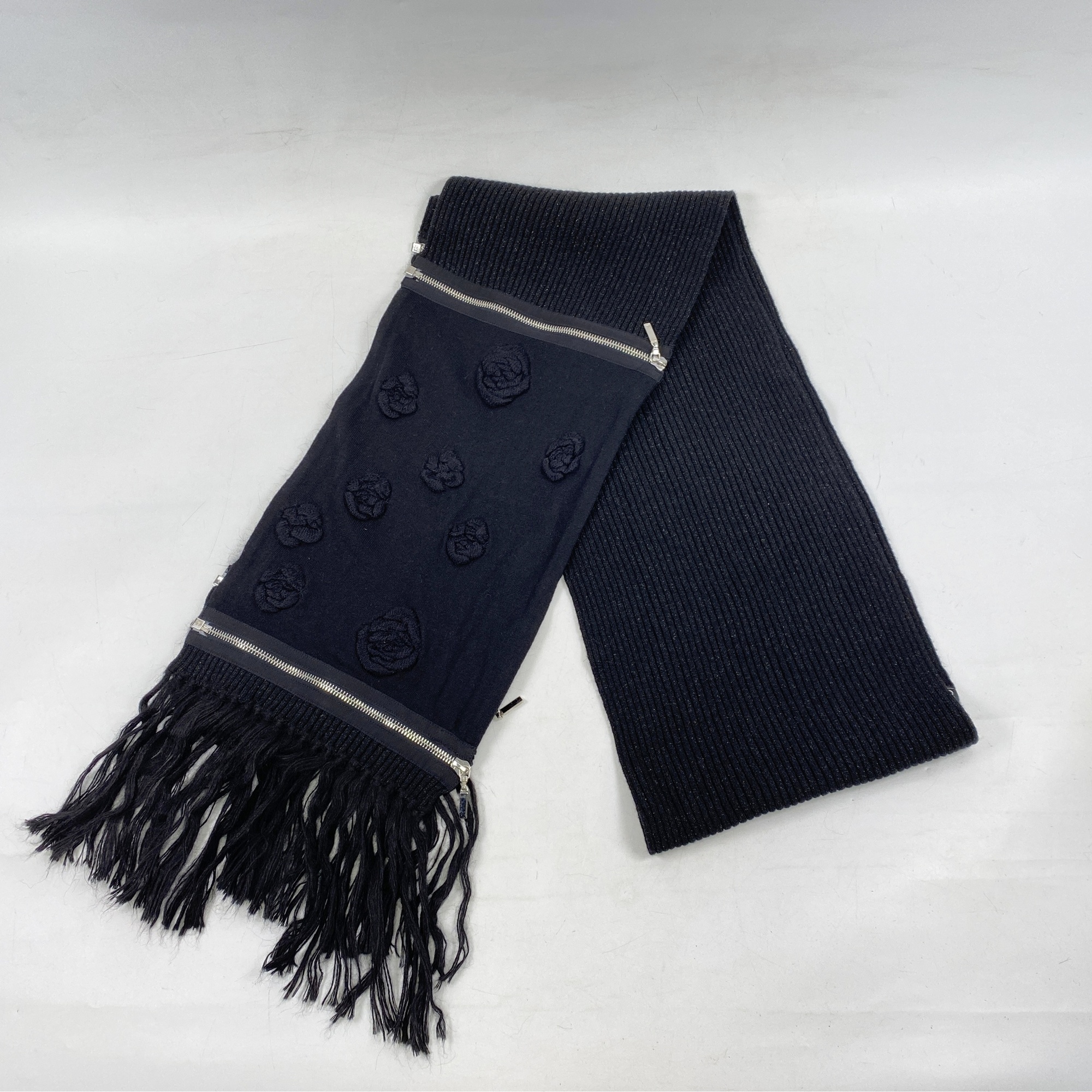 シャネル カメリア マフラー 黒 フリーサイズ Bランク