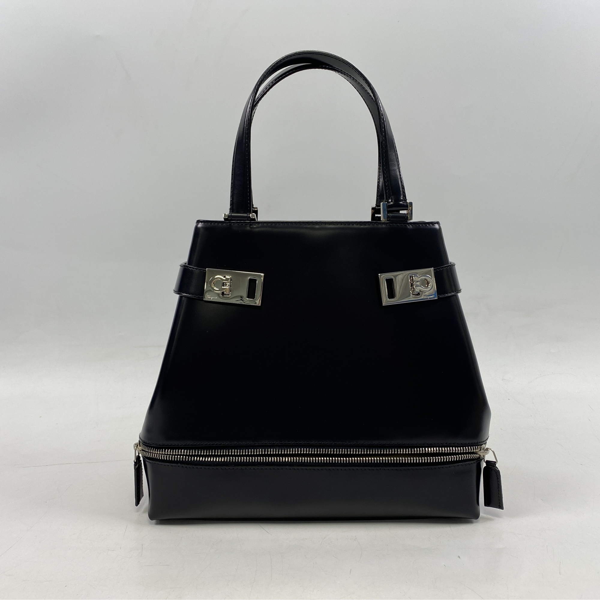 miu miu オレンジ ハンドバッグ　2wayショルダーバッグ　1302 ミュウ ミュウ Miu Miu 2013 ロゴ 2way レザー ショルダーバッグ