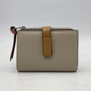 ロエベ ロエベ コンパクトウォレット ベージュ×ピンク レザー 買取実績【買取日：2025年10月23日】