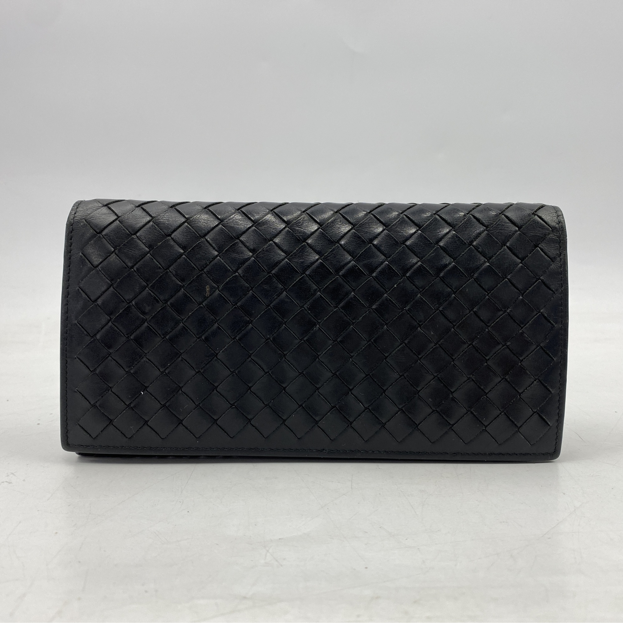 ボッテガヴェネタ イントレチャート 二つ折り長財布 黒 レザー Bランク