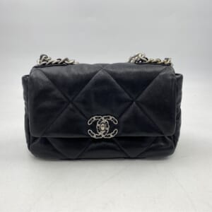 シャネル シャネル19 マトラッセ 2WAYチェーンショルダーバッグ 黒 ラムスキン DG×SV金具 買取実績【買取日：2025年10月26日】