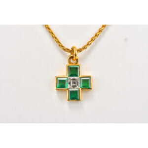 ブルガリ クロスネックレス K18YG エメラルド×ダイヤ 買取実績【買取日：2025年10月14日】