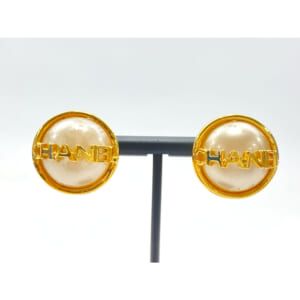 シャネル ハーフパールイヤリング シャネルロゴ 95A 買取実績【買取日：2025年10月17日】