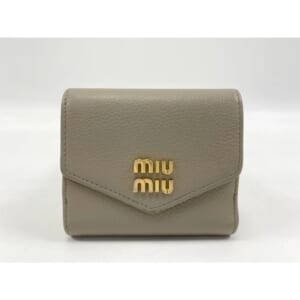 ミュウミュウ ヴィッテロダイノ コンパクトウォレット レザー 買取実績【買取日：2025年10月3日】