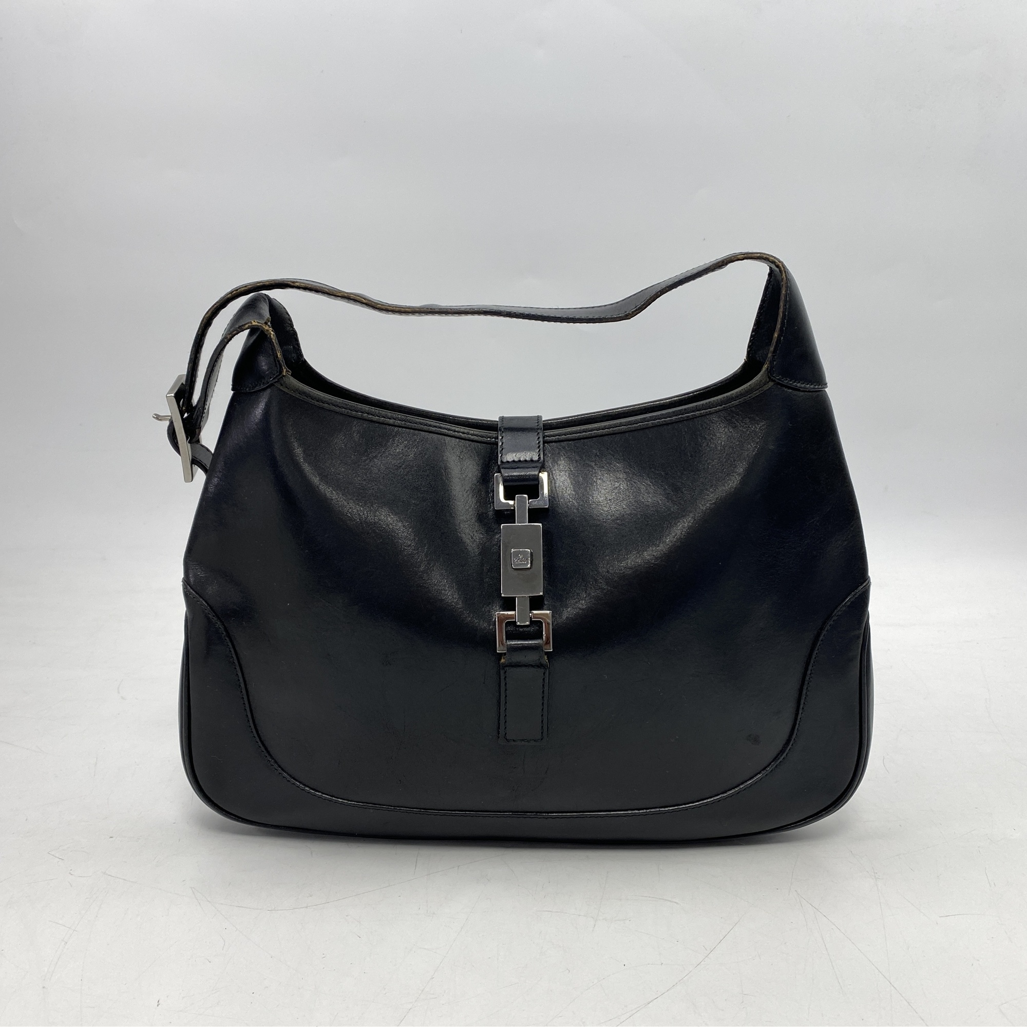 グッチ ジャッキー ショルダーバッグ 黒 レザー Bランク