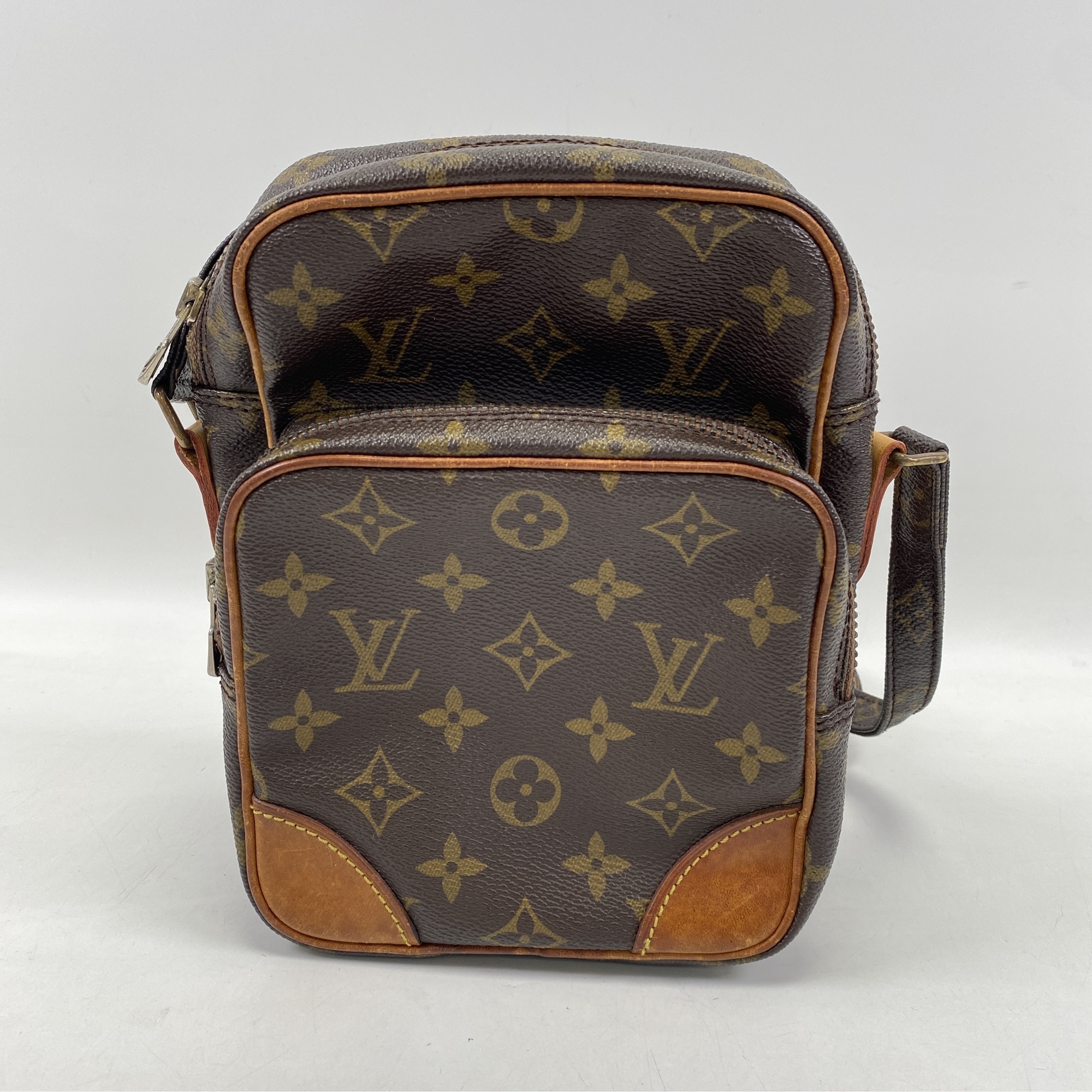 ルイ・ヴィトン モノグラム アマゾン ショルダーバッグ PVC レザー